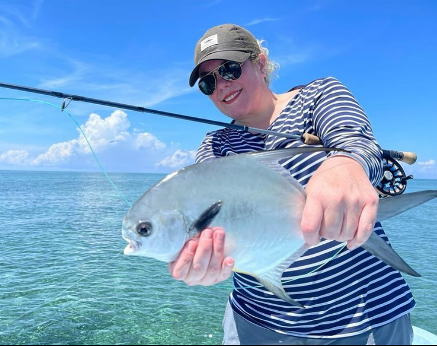 Saltwateronfly's tweet photo. That's Pretty Sweet
@bluehorizonfly
Double trouble for client Dana and BH Guide Dan. Two fish same day!
#bluehorizonbelize #bluehorizonlodge #bluehorizonfishing #permitonfly #permitfly #belizefishing #bonefishfly #flatsfishing #flyfish #saltwaterflyfishing #flyfishing https://t.co/otG02aS9hs