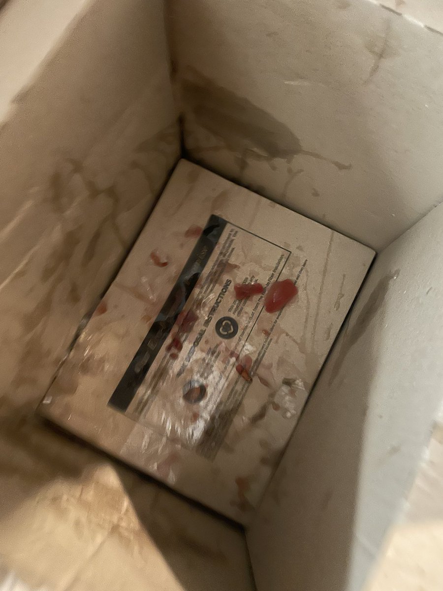 MarcWalling's tweet photo. @butcherbox I received my monthly package earlier this week and the ice bag was broken and the meat was not frozen and several of the package were leaking blood . See imagine. I would like a replacement box sent https://t.co/vWaHtoiwRK