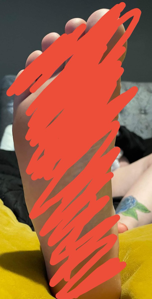 Come and join me on my OF page to see my new feet pics... onlyfans.com/aimeelou93

#feet #feetworship #footjobcum #feetfethish #feetpicsforsales #onlyfansgirl #onlyfanspromo #fetishworld #fetishphotography #mistress_feet