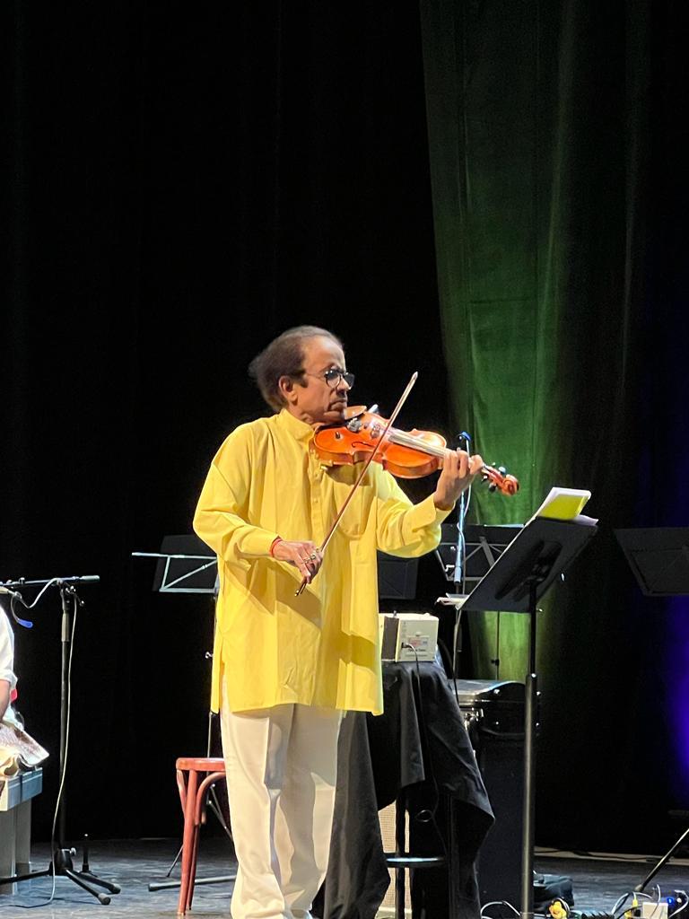 IndiainSwiss's tweet photo. #indiainthealps in Berne!

Celebrating AKAM Iconic Week &amp; 75th anniversary of India-Swiss diplomatic relations!

'Symphonic Expressions' - Dr. L. Subramaniam &amp; Kavita Krishnamurti with Post Tenebras Flutes, organised by @indiainswiss in association with @iccr_hq &amp; @TeamworkArts. https://t.co/com52Wh9cx