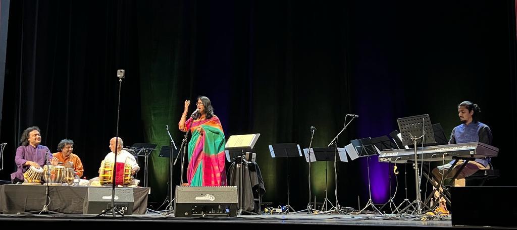 IndiainSwiss's tweet photo. #indiainthealps in Berne!

Celebrating AKAM Iconic Week &amp; 75th anniversary of India-Swiss diplomatic relations!

'Symphonic Expressions' - Dr. L. Subramaniam &amp; Kavita Krishnamurti with Post Tenebras Flutes, organised by @indiainswiss in association with @iccr_hq &amp; @TeamworkArts. https://t.co/com52Wh9cx