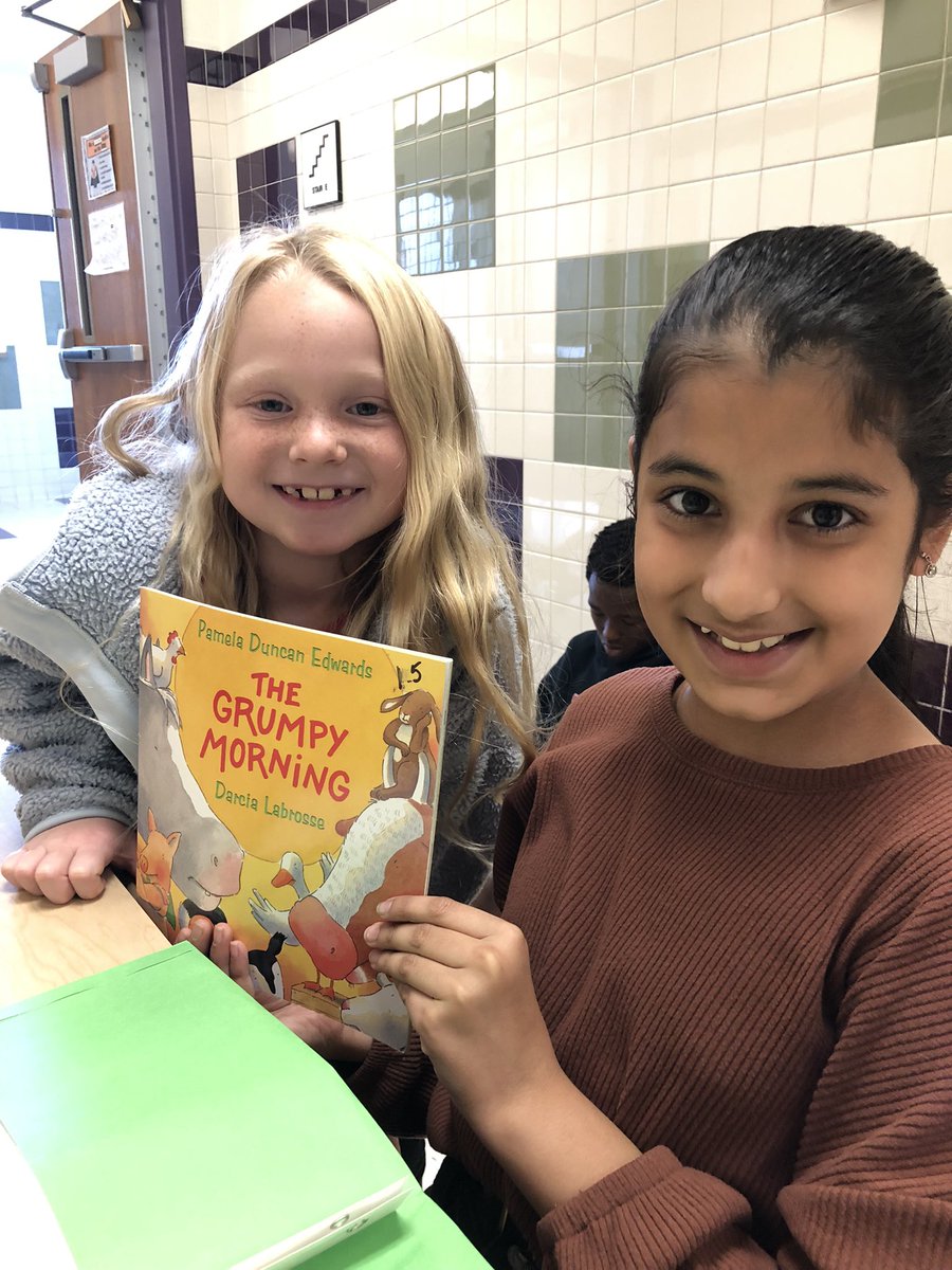 MStevensNASD's tweet photo. Our 5th Gr Ss met with our 2nd Gr reading buddies for the first time today @nasdborough. Look at the learning going on here! @MsStettlerNASD @trachtimes @LVReads2025 #kkidpride #kkidslearn #boroimpact https://t.co/5N619mLp4z