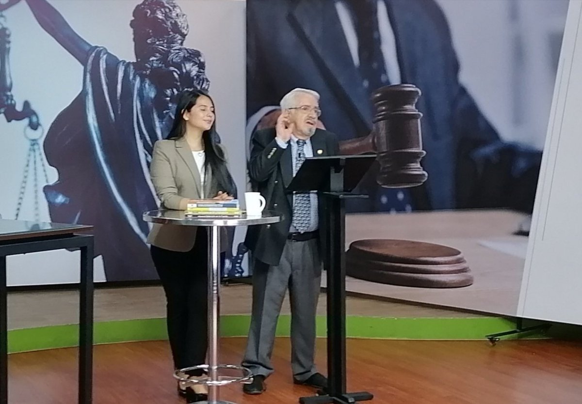 🟡#PoloDemocrático #PartidoDelCambio | Nuestro copresidete del PDA y exrepresentante a la <a href="/CamaraColombia/">Cámara de Representantes de Colombia</a> <a href="/GNavasTalero/">Germán Navas Talero</a> esta noche regresa a la TV con su programa Consultorio Jurídico por <a href="/Canalteleamiga/">Teleamiga</a> 7:30 P.M. ¡No te lo pierdas!!! <a href="/TeleConsultorio/">Consultorio Jurídico</a> #Noticias