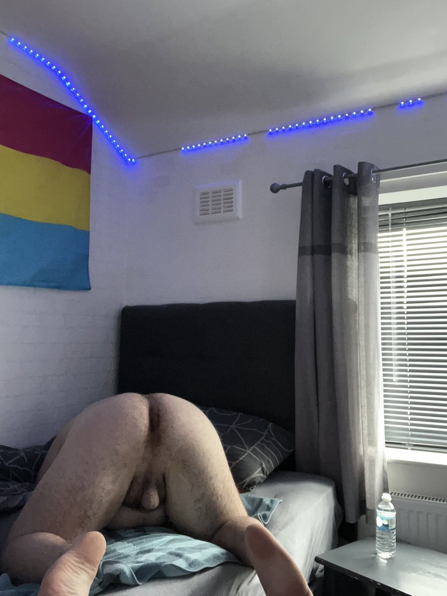 Ben18478994's tweet photo. Haven’t had dick in such a long time #nude #porn #dick #grindr #trade #ass #hornyathome #pansexual https://t.co/dTXwIuv9vW