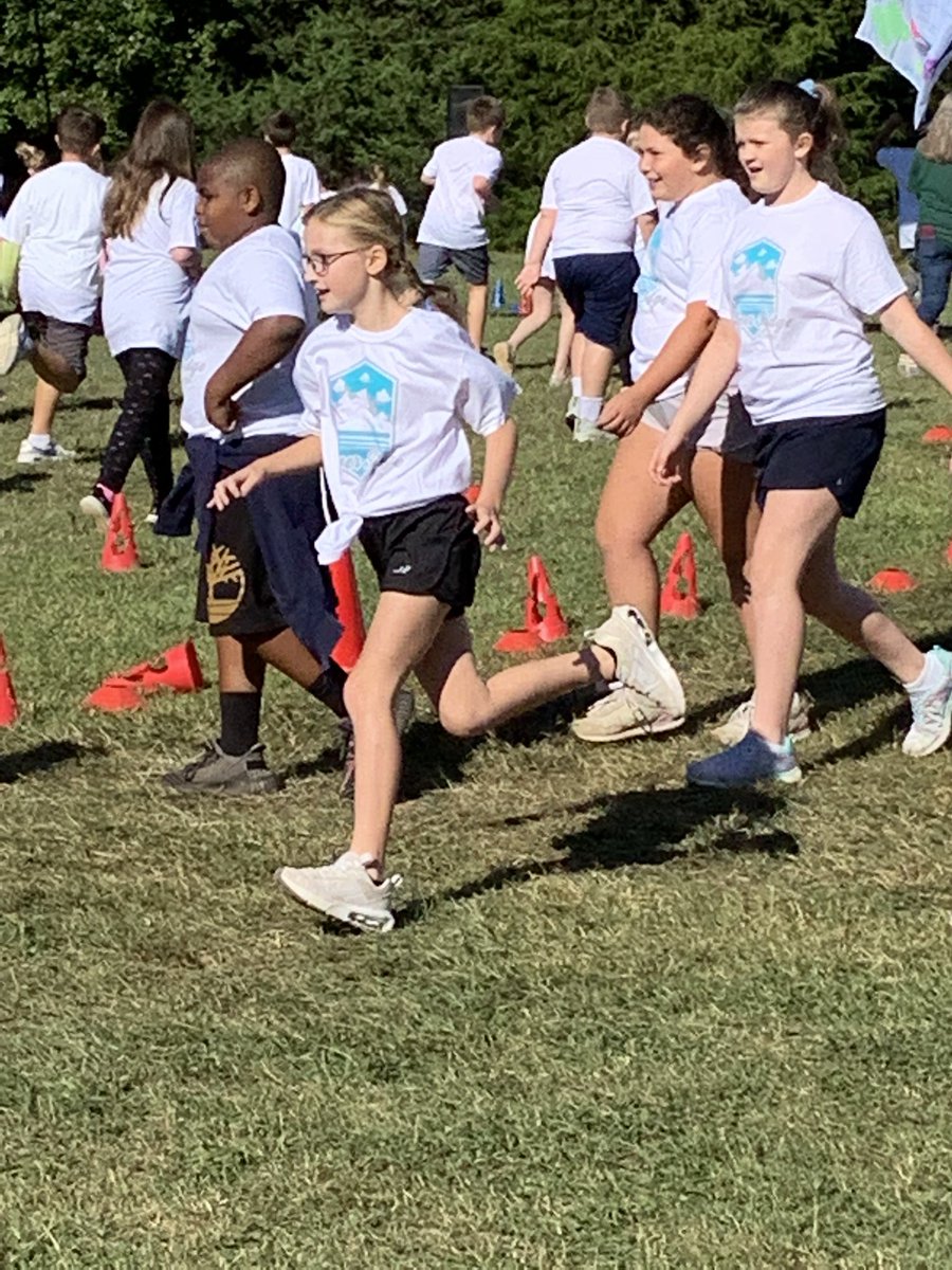 Palmettoagent5's tweet photo. Fun run for Carsyn &amp; Carter! Carter wanted to sport a Mohawk and it held up all day!!! https://t.co/Qom6fnnpXj