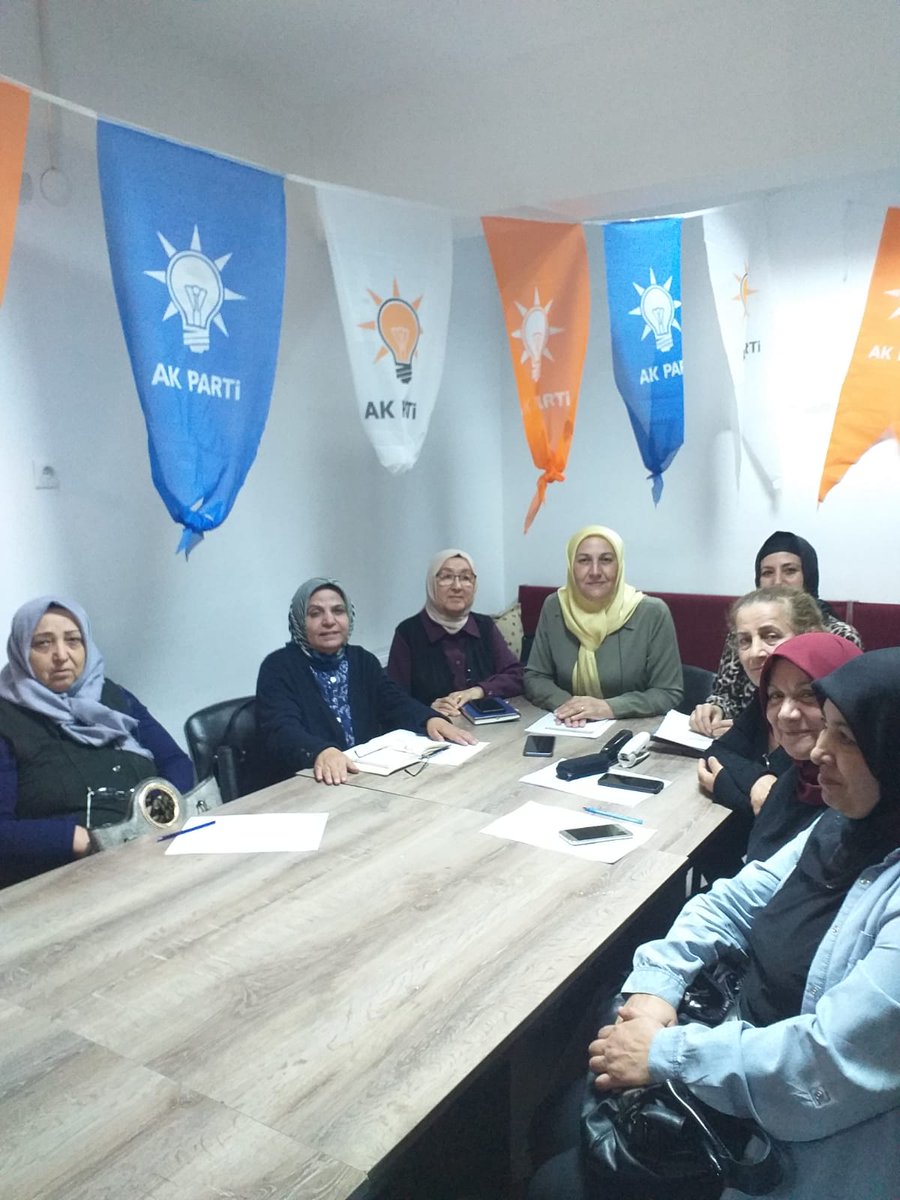 PolatliAkKadin's tweet photo. Haftalık yürütme ve yönetim kurulu toplantısı Kadın kolları başkanımız Fatma Erten başkanlığında gerçekleştirildi @hatice_cakmak_ @aysekesir https://t.co/cwmDr1LQYl