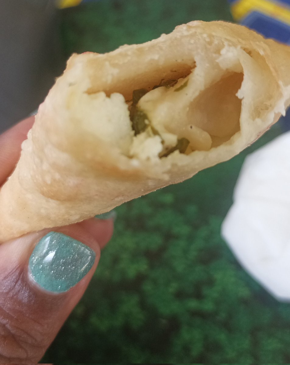 thatkemi's tweet photo. I thought I had seen it all....
Friends... today, I saw....
A #cheeseSamosa. https://t.co/q8k5l0Dlcc