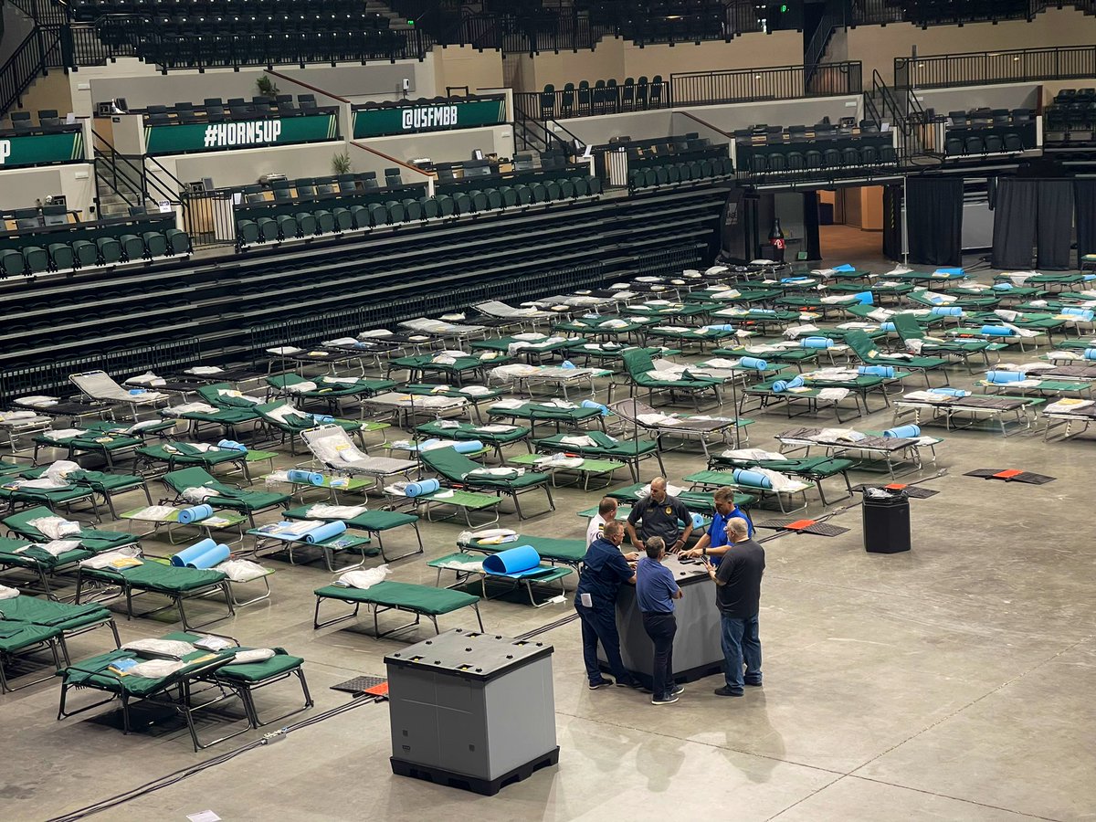 xtremetraveler's tweet photo. Setting up our final special needs shelters to ensure we are ready for Hurricane Ian! #HurricaneIan #SpNS #USFCOPHRocks @usfcoph https://t.co/mJa4XYtnva