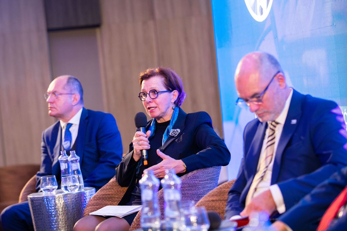 IBrockova's tweet photo. #ExportneForum2022 for 🇸🇰#SMEs, key clients of #economic #diplomacy: We need more #synergy &amp; #innovation to 📈#export capacity. #DiplomaciaPreSlovensko❤️ @SlovakiaMFA https://t.co/WSKeGF8DxX