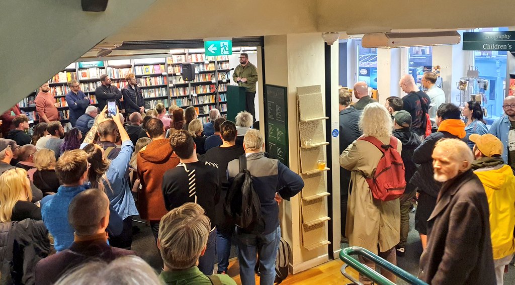 NewIslandBooks's tweet photo. A most excellent launch party in @Hodges_Figgis for @fallon_donal's new book #ThreeCastlesBurning based on no.1 podcast @3CastlesBurning. Special thanks to guest speaker Robert Ballagh and @WeAreTheDLD for the delish Old Fashioneds and #Whiskey samples. 🥃 https://t.co/5AzKcHUJXh