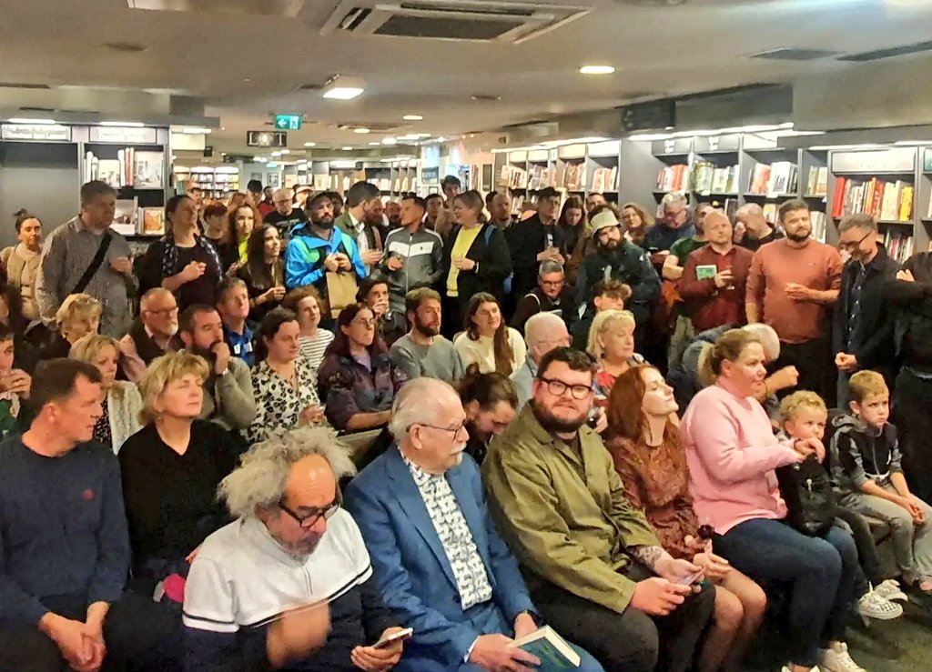 NewIslandBooks's tweet photo. A most excellent launch party in @Hodges_Figgis for @fallon_donal's new book #ThreeCastlesBurning based on no.1 podcast @3CastlesBurning. Special thanks to guest speaker Robert Ballagh and @WeAreTheDLD for the delish Old Fashioneds and #Whiskey samples. 🥃 https://t.co/5AzKcHUJXh