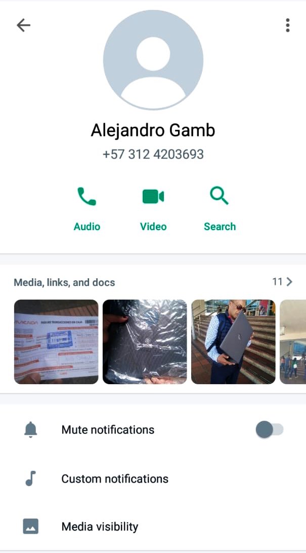 Morita_IntheIce's tweet image. Esta Persona le acaba de Robar el Computador a una Amiga en Unicentro.  Se suponía que se lo iba a comprar y se voló con el equipo. 
Gente de Twitter,  ayúdenme a difundir a ver si encontramos al man. Para que le devuelva el compu o le de la plata.