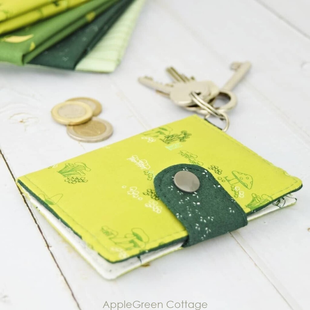 AppleGCottage's tweet photo. This wallet is a beginner-level pattern with a smart pocket sewing hack that will reduce bulk and make your sewing easy (😊smart pattern hacks 😊 are always my favorite!).
.
Pattern: ❤️ Kalina Mini Wallet (link in my profile)
#walletpattern #wallet #… https://t.co/yhw7Hky5Jm https://t.co/AFOtaewUgw