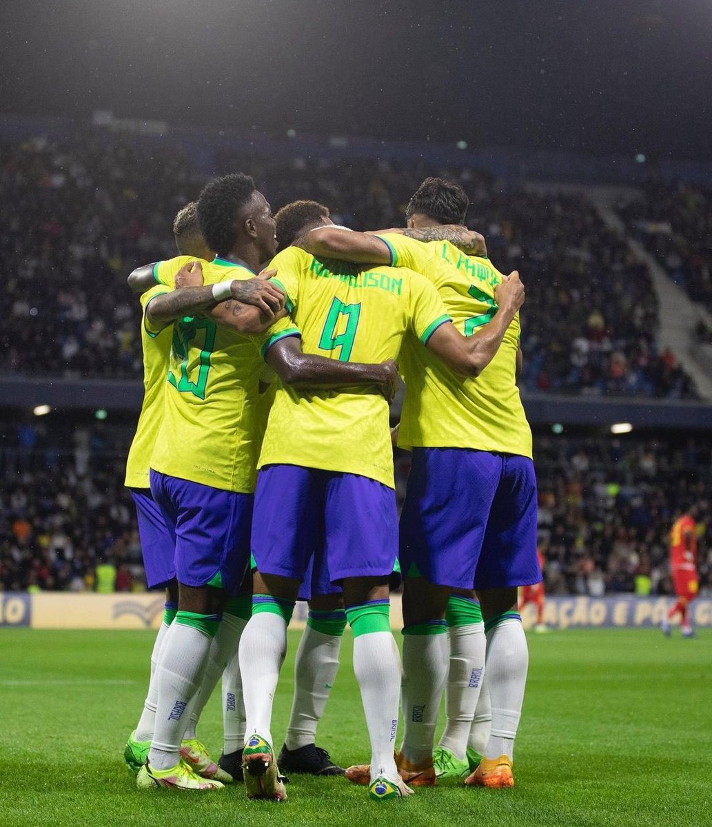 Mfutebolisticos's tweet photo. Torcer pra outra seleção que não seja o Brasil na copa? 

Desculpa amigão, esse desgosto não dou aos meus pais.

EU TORÇO PRA MELHOR SELEÇÃO DO UNIVERSO

AGORA É RUMO AO HEXA! https://t.co/hboKSXS8zt