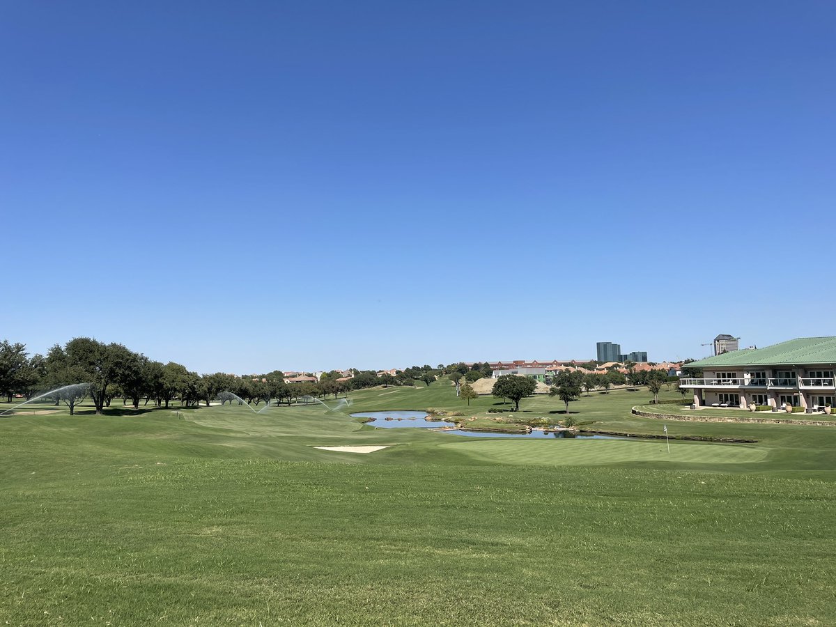 Wrapping up my day in Dallas overlooking hole 18 at <a href="/FSDallas/">FSDallas</a>
