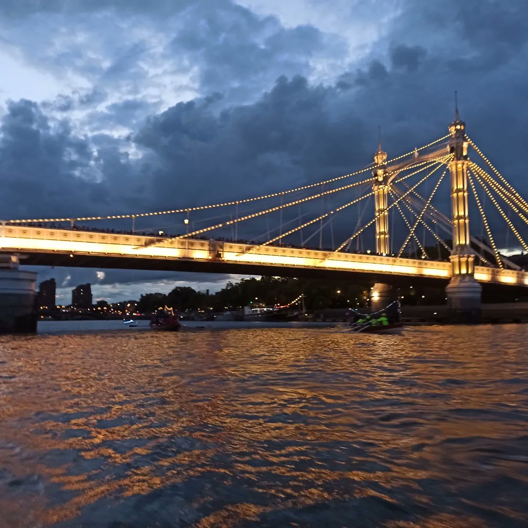 We had a brilliant time taking part in this flotilla #illuminatedflotilla 👑✨#london supporting the <a href="/RNLI/">RNLI</a>