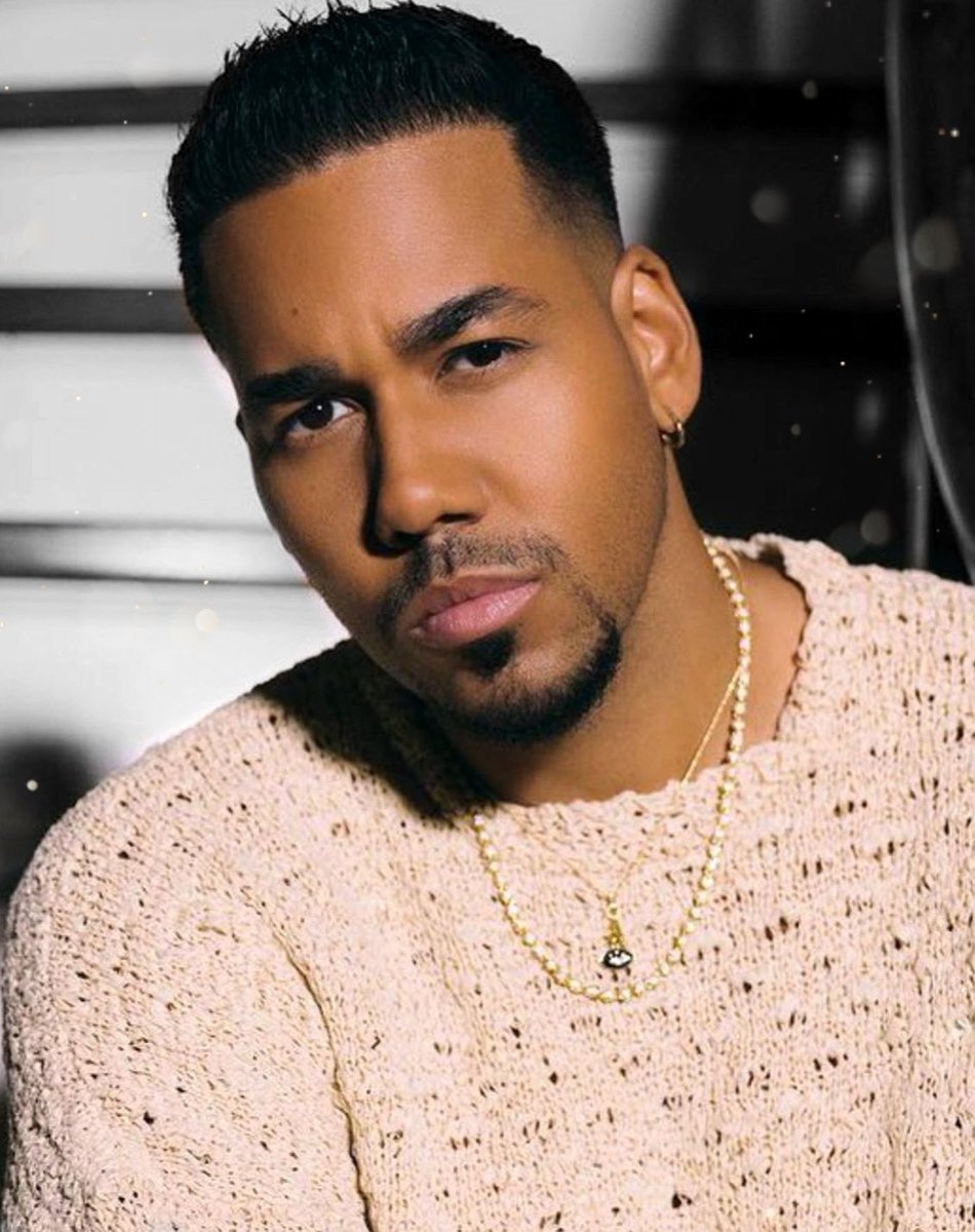 T H E K I N G O F B A C H A T A 👑 
@romeosantos 👑 #romeosantos #Romeistas