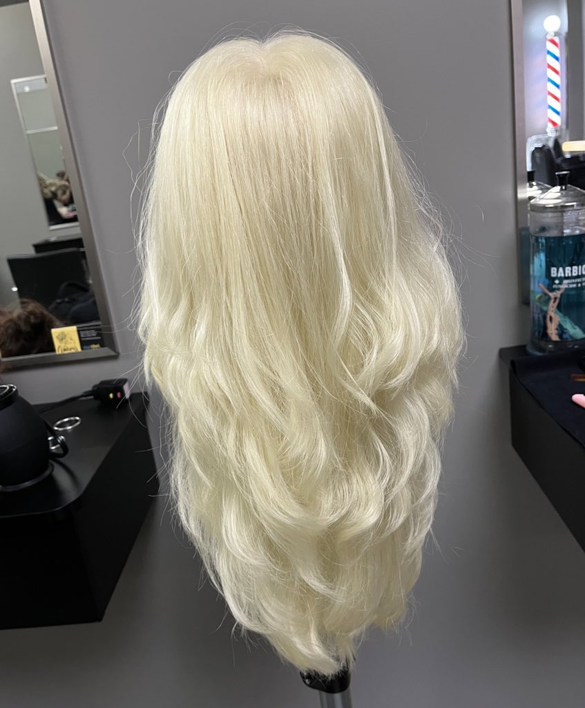 Babybuttermouse's tweet photo. 180° long layer hair cut! https://t.co/HIsF98jZVD
