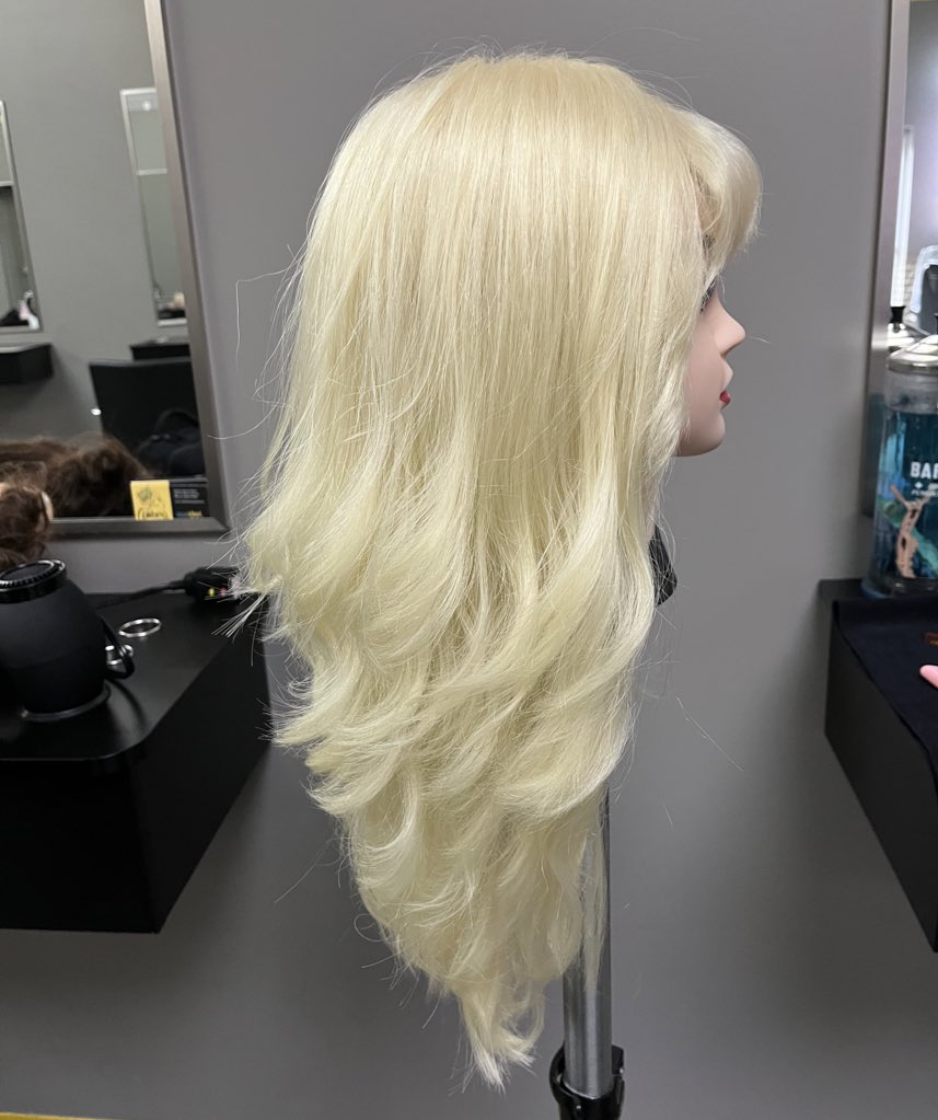 Babybuttermouse's tweet photo. 180° long layer hair cut! https://t.co/HIsF98jZVD