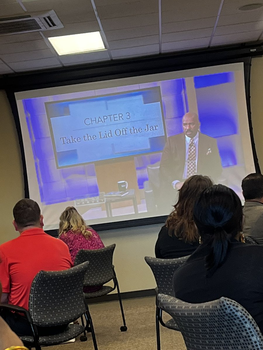 PrincipalWOOdy's tweet photo. Loved our elementary AA/AP Meeting today! Started off w/ a wonderful SEL welcome, focus on strengths, words of wisdom from our deputy superintendent and ended w/ an amazing SEL closure! Did I mention a guest appearance from Steven Harvey!? #purpose #lidoff #expect #relate #engage https://t.co/GKEK3Pk7bT