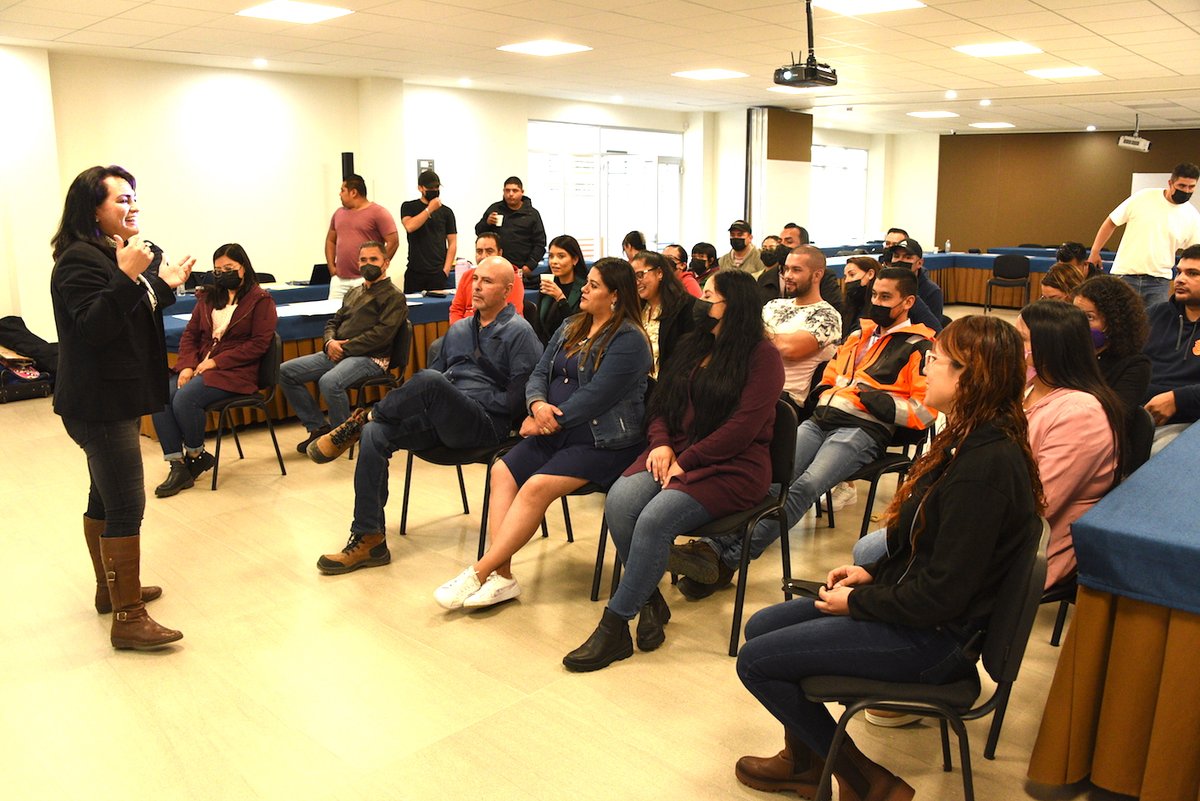 ClusterMinOrg's tweet photo. Durante cinco días, la compañía minera socia del #Clusmin Capstone Copper, realizo la capacitación Pensamiento Estratégico en Seguridad y Salud.
https://t.co/Y6R1Im2coj https://t.co/Fr8waoRRtk