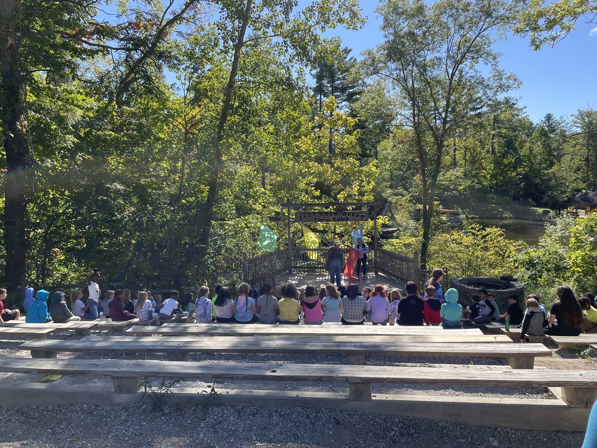 MsMileti's tweet photo. 4th grade went camping!! The past 2 days at Camp Flat Rock have been filled with so many activities such as canoeing, hiking and exploring! Some of the students even caught a snake while exploring the river! An incredible outdoor experience filled with so many memories 🏕🛶🥾🤎 https://t.co/tvRxyUBmrJ