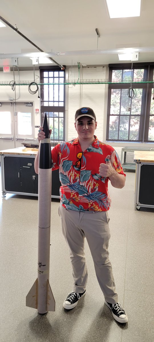 URocketteam's tweet photo. Team Captain @jahnet_jackson (JJ) finished his L1 Rocket this Sunday and will be launching at Rocketober!!🚀🚀🍂
#NASA #USLI #Engineering #Modelrockets #L1 #OregonState #AIAA #ScoBeavs https://t.co/yNmxGvWi82