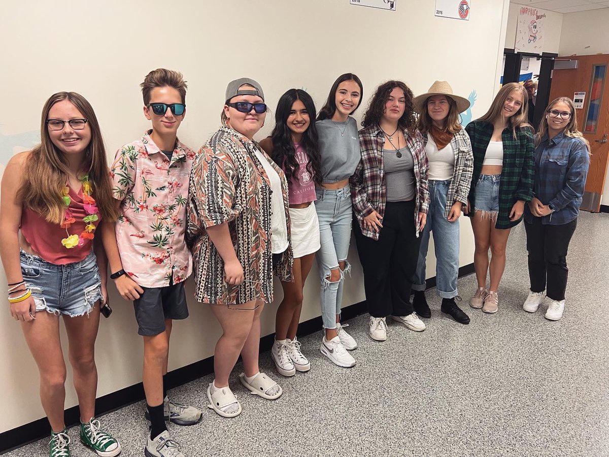 Mrs. Schneider tweet media