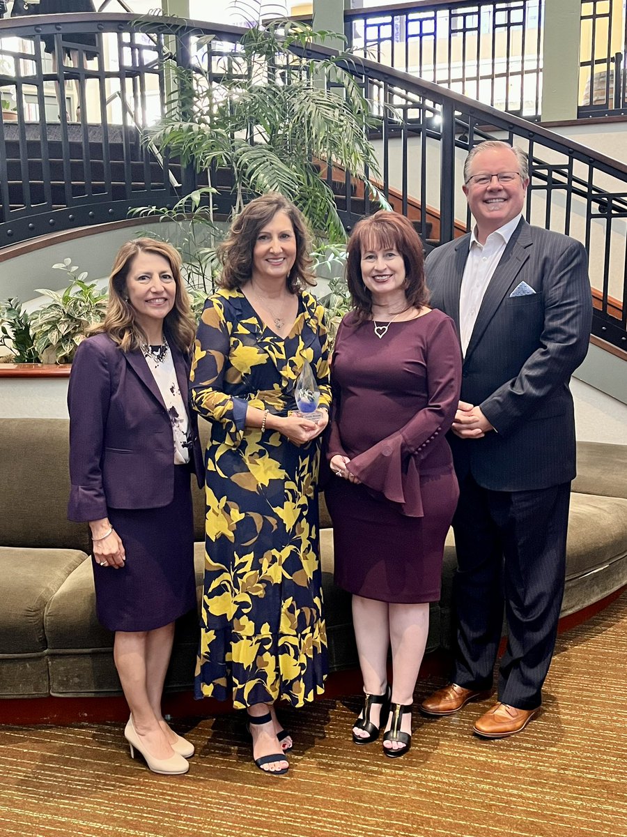 ACSA_info's tweet photo. “When you feel cared about…you exceed your personal and professional expectations.” Join us in congratulating Ray Curry Award winner Denise Rugani, assoc supt at @LibertyUnionHR! @NormaVGonzales1 @HR_Skorpanich #acsapi https://t.co/jfX3GfaUQ8