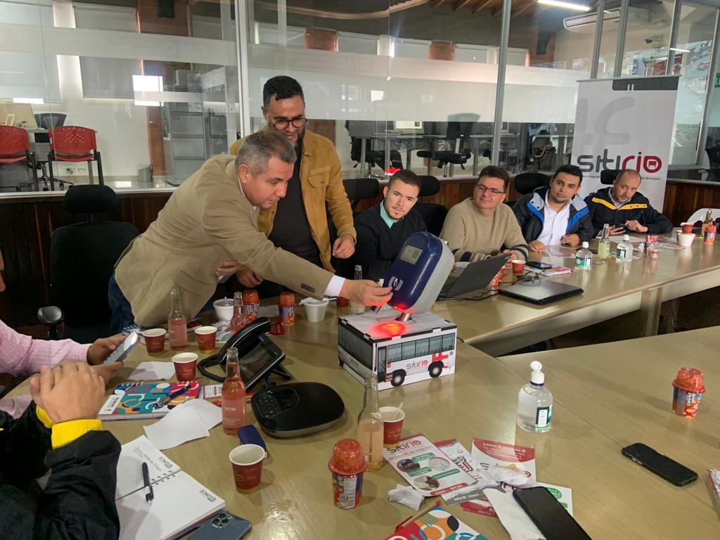 JorgeCorreaBet's tweet photo. Hoy visitamos el municipio de Rionegro junto a los diputados @HernanTorresAlz, @GREGORIORJUELA y Jorge Echeverry, quienes integramos la Comisión Tercera o Comisión del Plan de la @AsambleaDeAnt.
Recibimos información directa del alcalde de Rionegro, @RodrigoHAl 🧵⬇️ https://t.co/MsI8Y5utAV