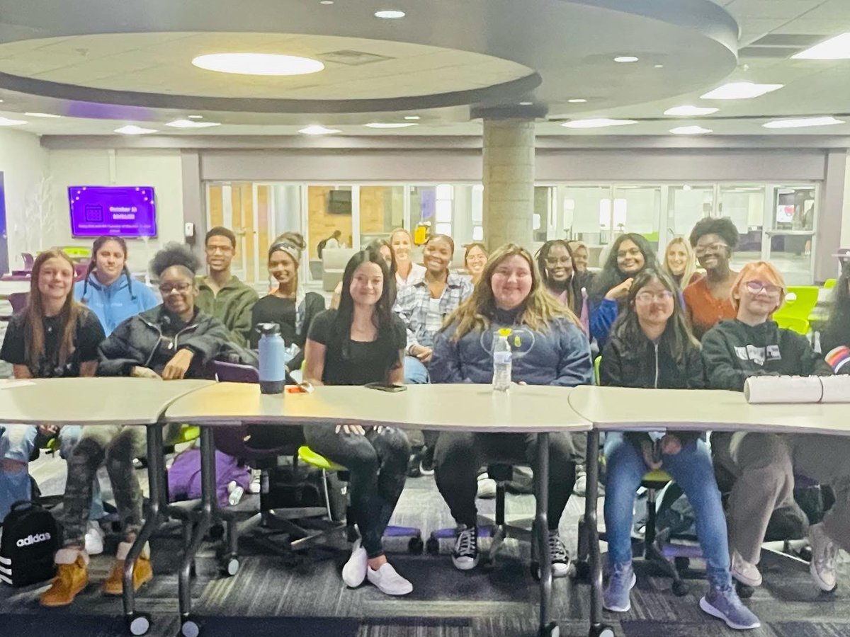 WHSCounsDept's tweet photo. Teen Task Force Tues/Th lunches are always a hit w the therapy dogs! If you are interested in being a mentor and want to do activities to promote emotional well being at WHS, our next Teen Task Force mtg is on Tues 10/11 in the PBLZ https://t.co/RDdcBI5Fng