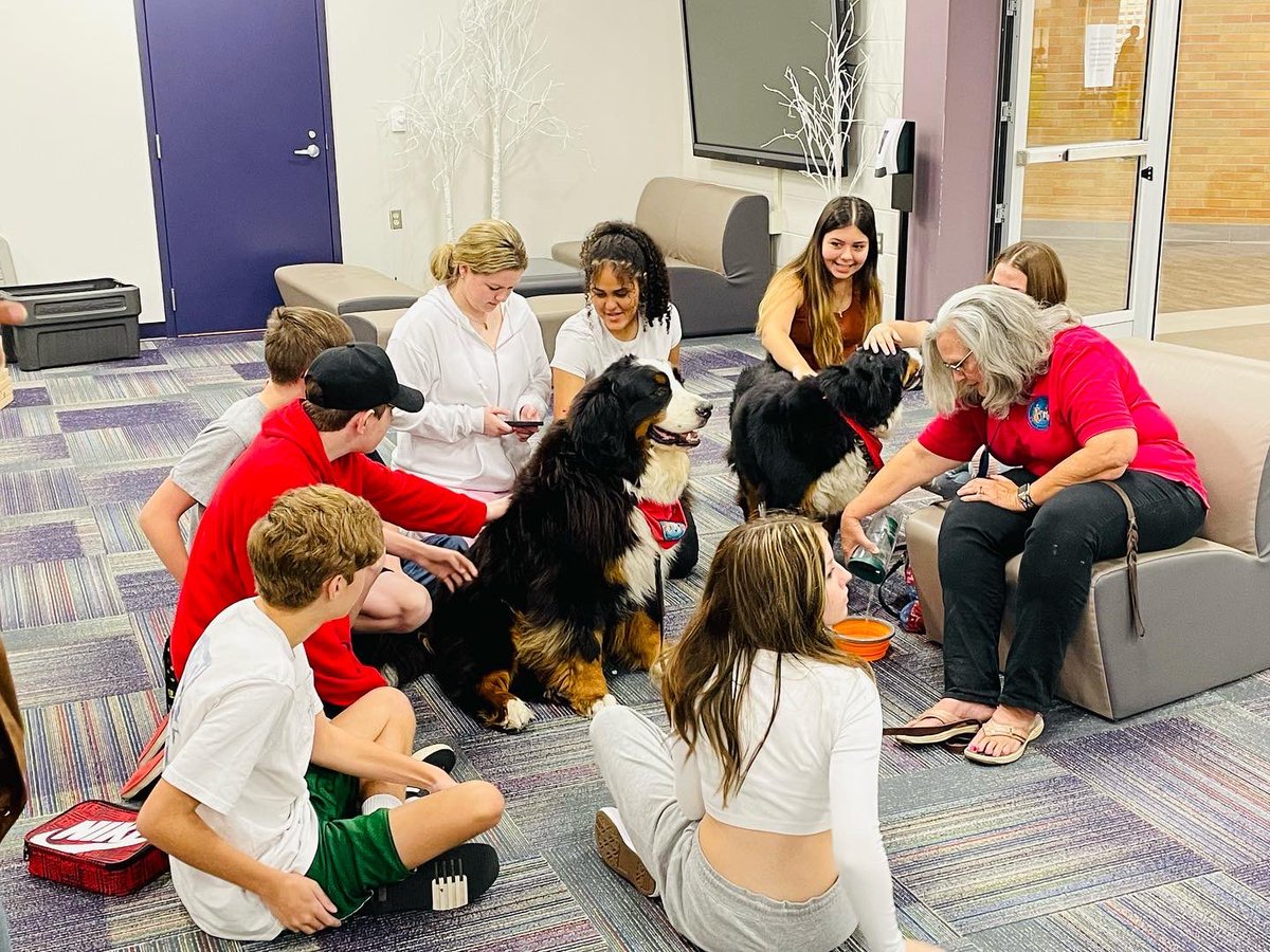 WHSCounsDept's tweet photo. Teen Task Force Tues/Th lunches are always a hit w the therapy dogs! If you are interested in being a mentor and want to do activities to promote emotional well being at WHS, our next Teen Task Force mtg is on Tues 10/11 in the PBLZ https://t.co/RDdcBI5Fng