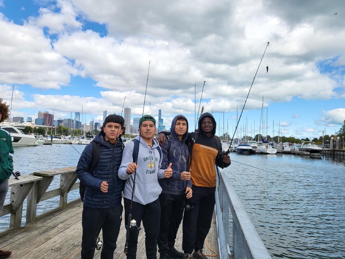 SaintPatrickHS's tweet photo. The Aquatic Science class spent the day with the Shedd education staff as they explored Northerly Island identifying wildlife, checking water quality and fishing in the harbor with the Park District staff! #ShamrockPride https://t.co/G1gq9UezjT
