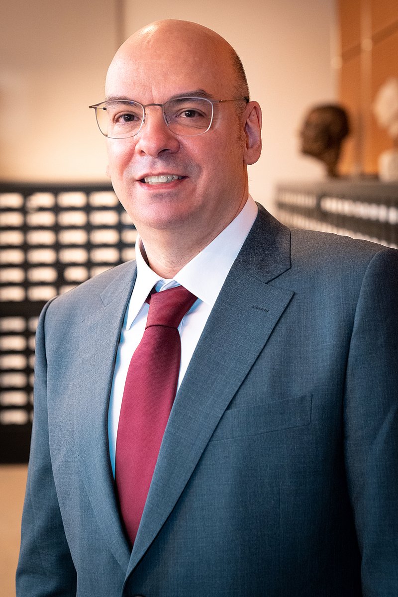nyplmusic's tweet photo. The Music &amp; Recorded Sound Division of the @nypl_lpa is thrilled to welcome our new curator, Kevin Parks. His diverse background as composer, performer, &amp; professor is matched w/ great ideas to broaden our collections.

Read the official press release here https://t.co/lYdbK2oMyt https://t.co/PkDZszTndP