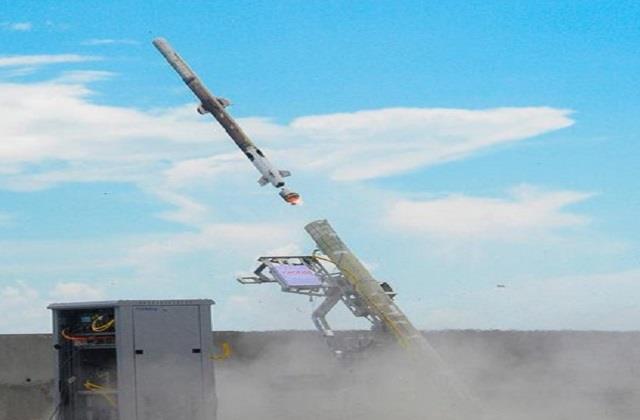 punjabkesari's tweet photo. DRDO की शॉर्ट रेंज एयर डिफेंस सिस्टम मिसाइल का सफल परीक्षण, हवाई खतरों को करेगी बेअसर
https://t.co/tpLtdAxNKx
#DRDO #ShortRangeAir #DefenseSystemMissile #SuccessfullyTested #DefenseMinisterRajnathSingh #ArmedForces https://t.co/YVlGlez92v