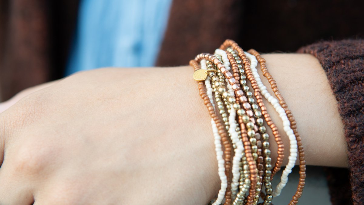 Fair_Anita's tweet photo. When buying gifts for your loved ones, think about the impact of your purchase. Spend on gifts that are meaningful both to you and the recipient.
#fairanita #sustainablefashion #slowfashion #womenstyle #changemaker #feministfashion #ethicalgifts #supportfairtrade #holiday https://t.co/tdEs2I6YtO
