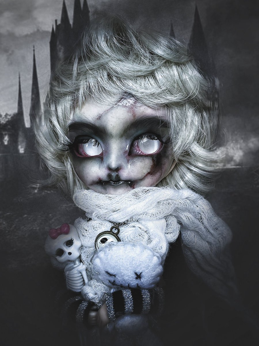 nenndolls's tweet photo. - Sinister - For sale this wednesday 28/09 at 8pm french timezone on my website ♥️
https://t.co/FgUTIqRMFR
#pullipdoll #プーリップ #pullip #pullipfullcustom #pullipcustom #doll #poupée #artist #faceup #lolomgdoll #monsterhigh #nenndolls #mua #love #art #drawing #pullipfc https://t.co/uklAkgn7gh
