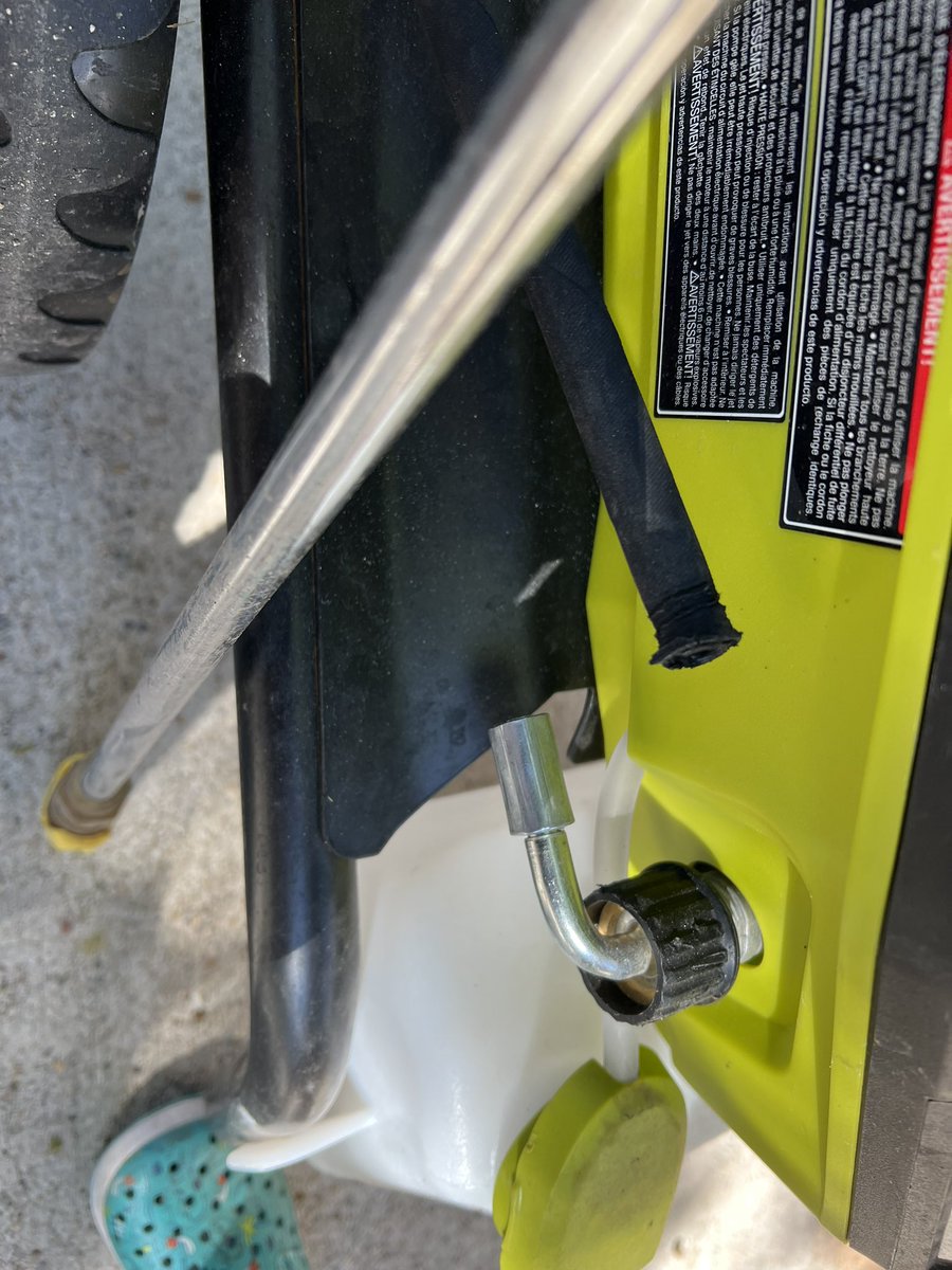 MolecularNotion's tweet photo. @SnowJoe I’ve barely used this machine and this hose just blew right out of the socket. How do I get a replacement hose? https://t.co/FSSMp6C4Vc