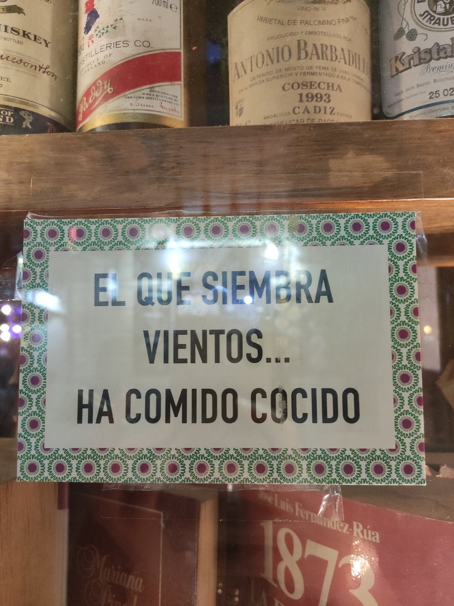 gemalojo's tweet photo. @ytelocrees Lo acabo de ver en un bar de Madrid, tenía que decirse y se dijo😅 https://t.co/cuCYXAehQO