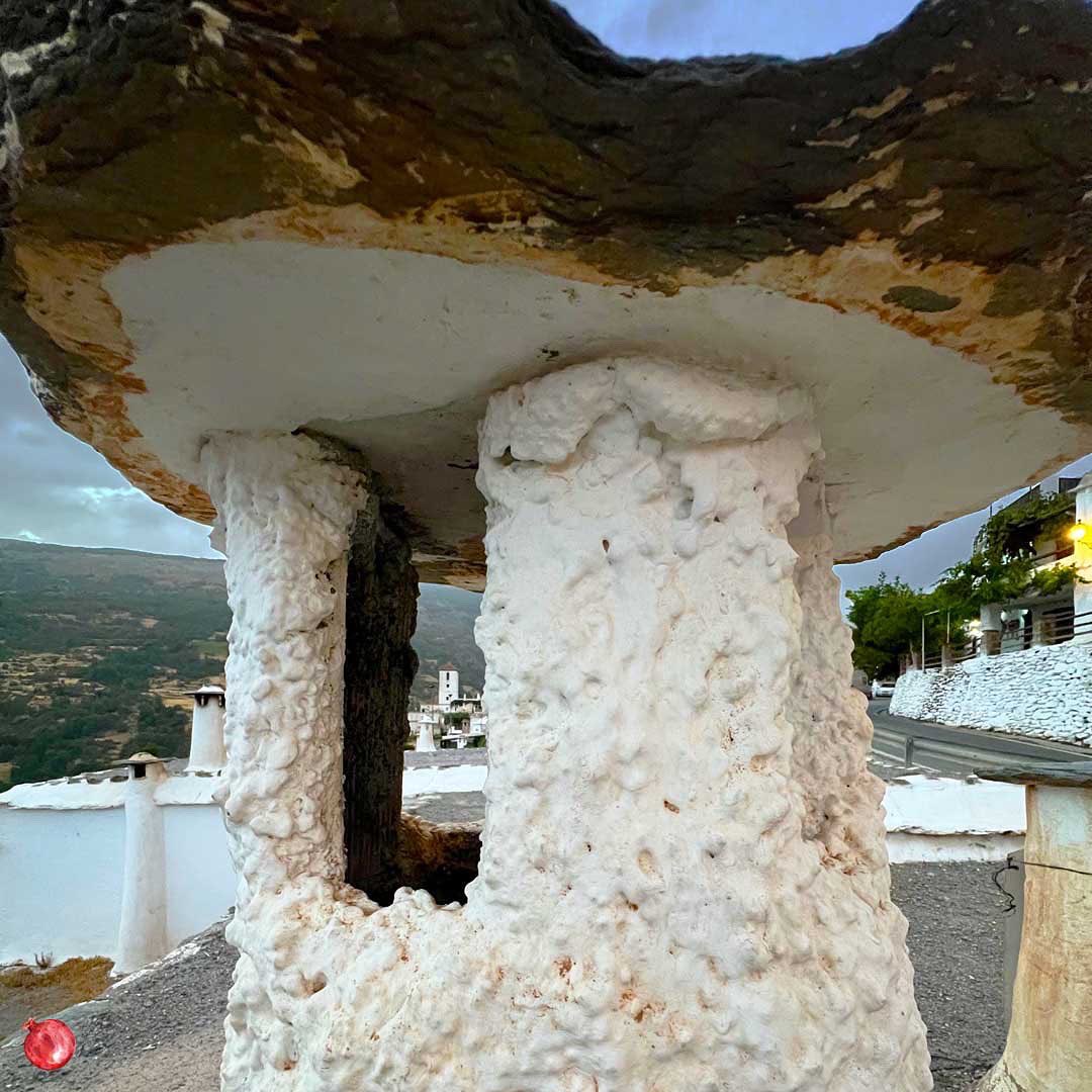 granadapictures's tweet photo. En este caso, nosotros visitamos un pueblo llamado “Capileira”, que se encuentra dentro del ranking de pueblos más bonitos de España. 😍

Y las increíbles vistas que nos regaló, lo confirman. ✨ 

Además, se encuentra entre los pueblos más altos del país. 🔝 https://t.co/WyAHscSQgM