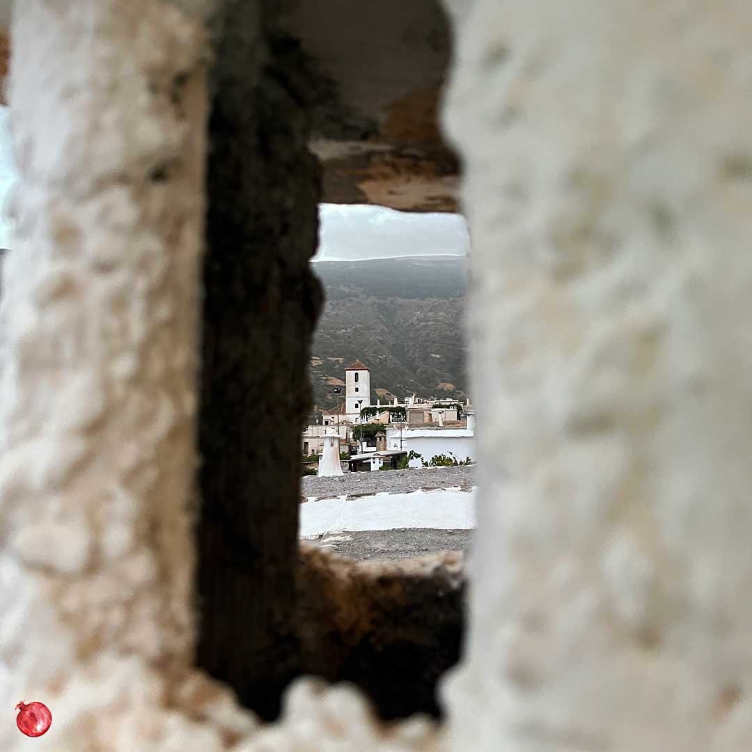 granadapictures's tweet photo. En este caso, nosotros visitamos un pueblo llamado “Capileira”, que se encuentra dentro del ranking de pueblos más bonitos de España. 😍

Y las increíbles vistas que nos regaló, lo confirman. ✨ 

Además, se encuentra entre los pueblos más altos del país. 🔝 https://t.co/WyAHscSQgM