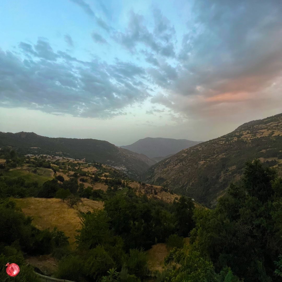 granadapictures's tweet photo. Así que si quieres relajarte y dejar a un lado la estresante rutina, ven a conocer Capileira o cualquiera de los pueblos de la Alpujarra de Granada. 

¡No te arrepentirás! ✅ https://t.co/4pRXvUSOp1