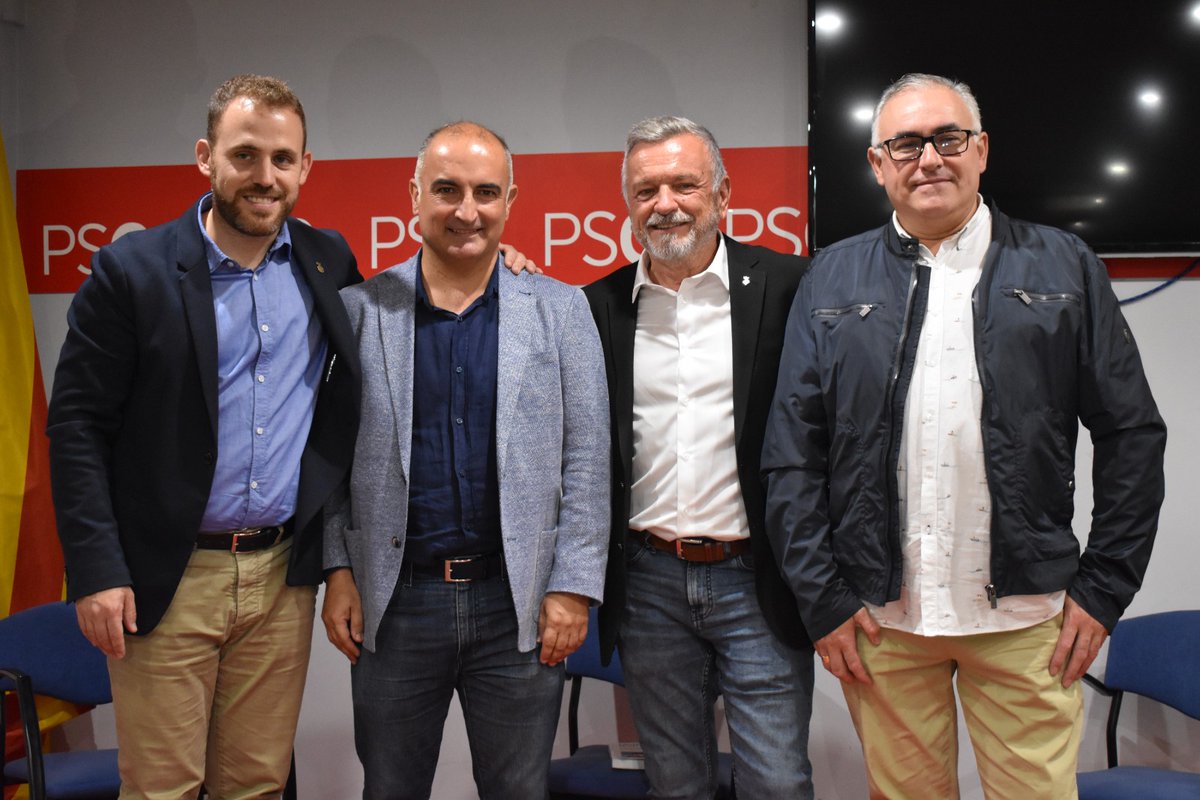 PSCRIPOLLET's tweet photo. 🔴 LUIS TIRADO, ALCALDABLE PER 2023

🙌Avui, en una assamblea hem escollit per unanimitat a Luis Tirado (@LLmtirado) com a candidat a l'alcaldia de #Ripollet per les eleccions municipals de 2023.

➡️Gràcies a tots els i les militants que han vingut avui. https://t.co/cKBENY3I2z