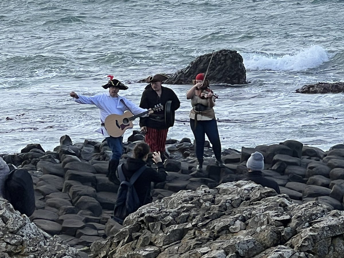 HighlandReign's tweet photo. We started filming a new music video today!  #GiantsCauseway #NorthernIreland https://t.co/EpWTAiEhU9