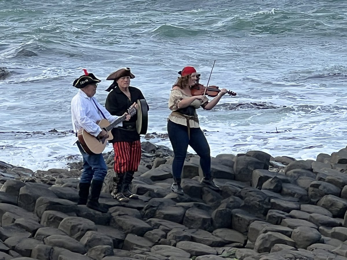 HighlandReign's tweet photo. We started filming a new music video today!  #GiantsCauseway #NorthernIreland https://t.co/EpWTAiEhU9