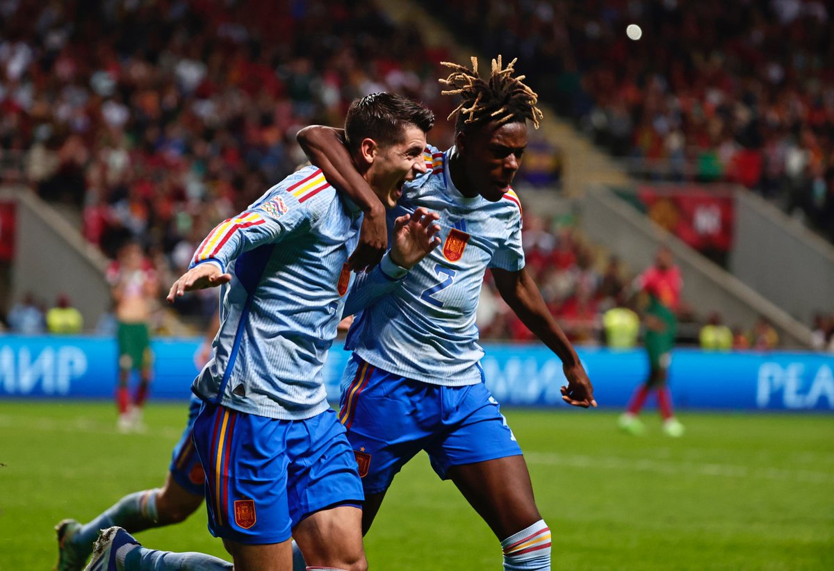 SEFutbol's tweet photo. 🤗 ¡¡TODOS SOMOS LA ALEGRÍA @AlvaroMorata Y @willliamsssnico!!

🇪🇸 ¡¡TODOS SOMOS LA @SEFutbol!!

#NationsLeague | #VamosEspaña https://t.co/Z9Dy5HBMBI