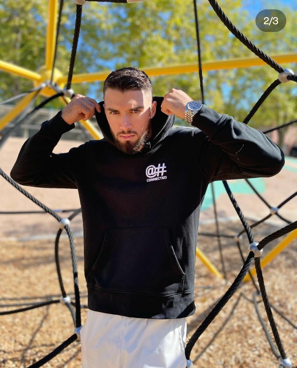 CONNECT23268819's tweet photo. Petit shooting photo effectué dans la ville de Marseille ❤️.
Sweat homme CONNECTED coton bio et vegan avec broderie 3D.

Photographe : Laetitia
Modèle : Killian Anane

https://t.co/djDHCE8uW5
.
.
#PhotoMode #Modele #streetwear #mode #Marseille #Montpellier https://t.co/paayTbPTHn