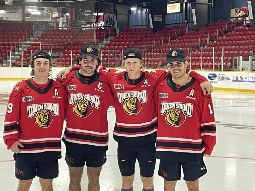 Congratulations to captain Colby Barlow and the rest of our 2022-23 leadership group!
#FuelledbytheRoar