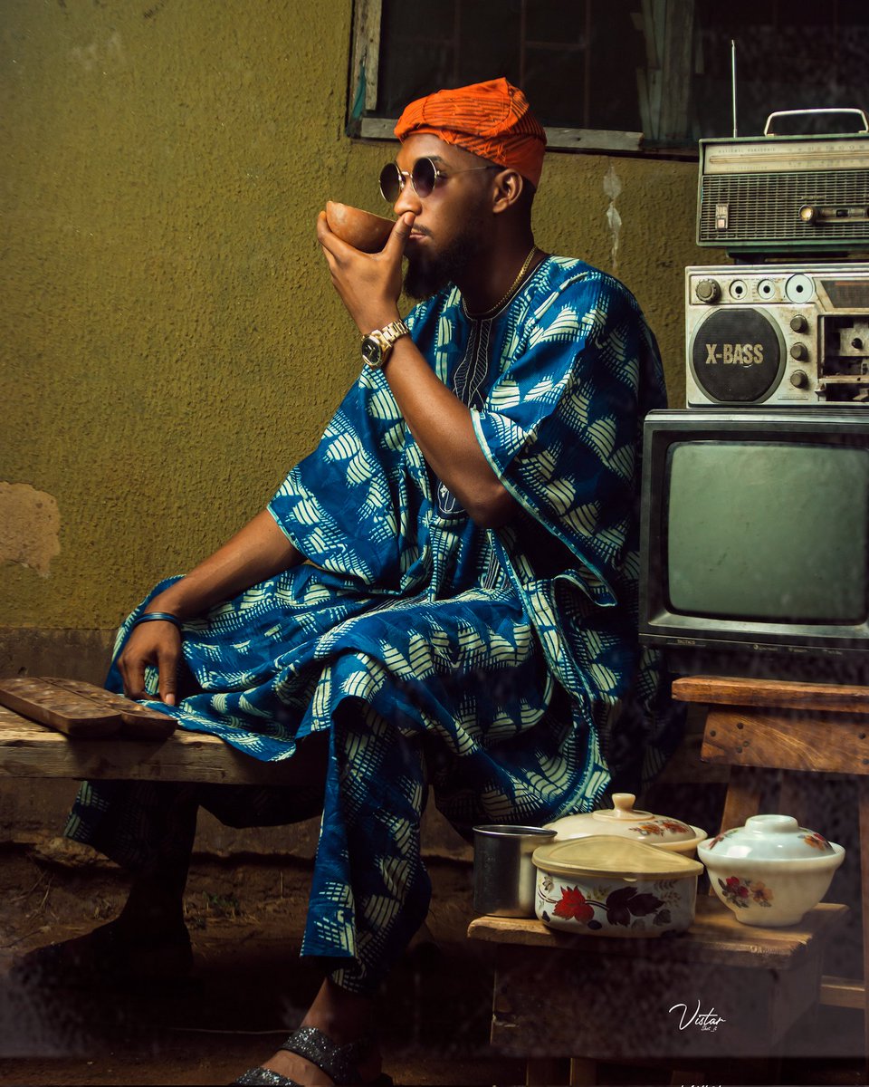 Yorubaness's tweet photo. Taking it back to the 90s, Have you seen a Yoruba King today? You are welcome ✨ https://t.co/6dwDBxc3TJ