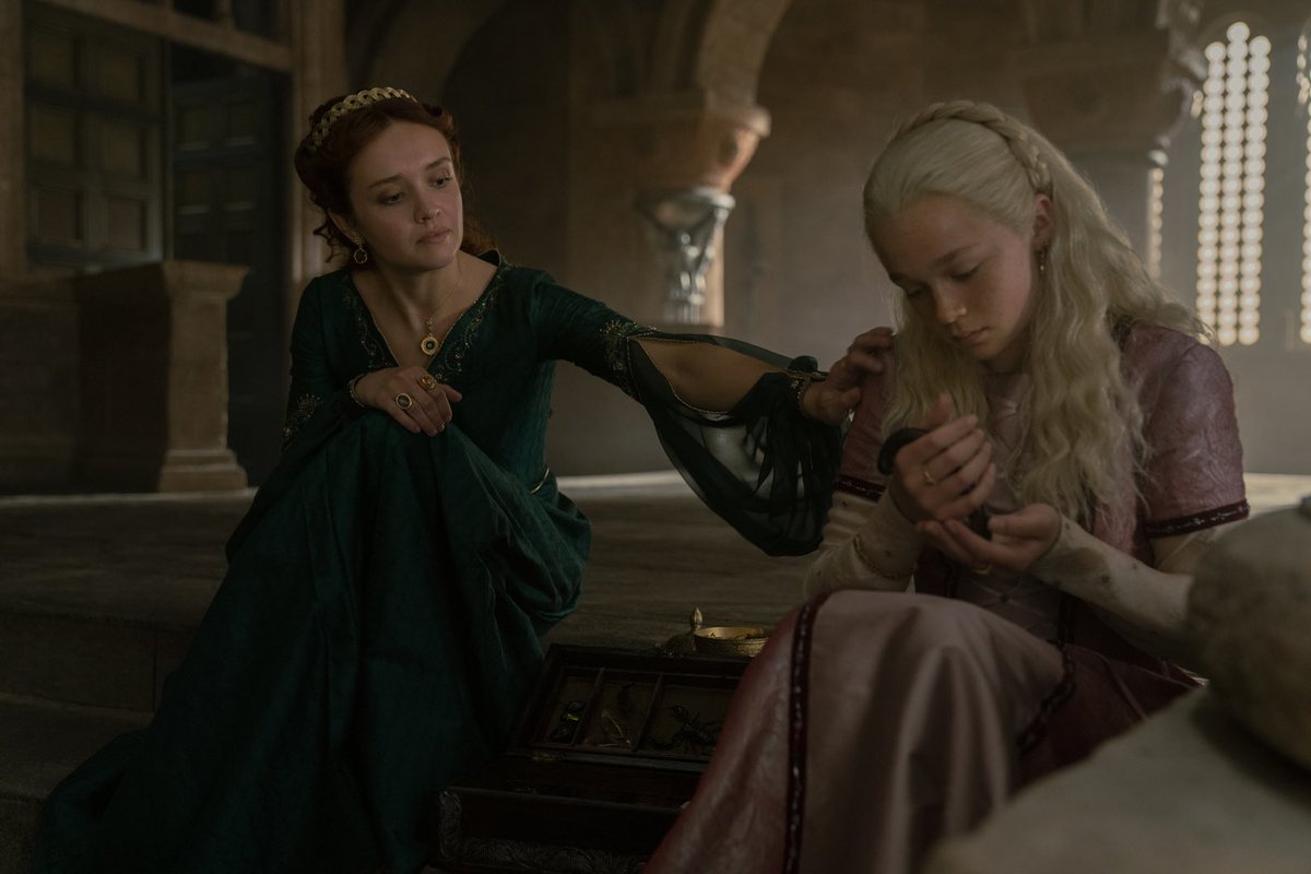 Helaena Targaryen. on Twitter: "𝓟𝓻𝓲𝓷𝓬𝓮𝓼𝓼 𝓗𝓮𝓵𝓪𝓮𝓷𝓪 𝓣𝓪𝓻𝓰𝓪𝓻𝔂𝓮𝓷. • 𝓓𝓻𝓪𝓰𝓸𝓷